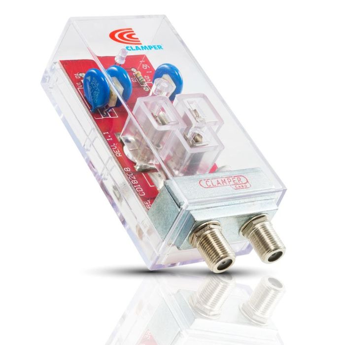 Protector de equipos electrónicos con entrada de cable coaxial